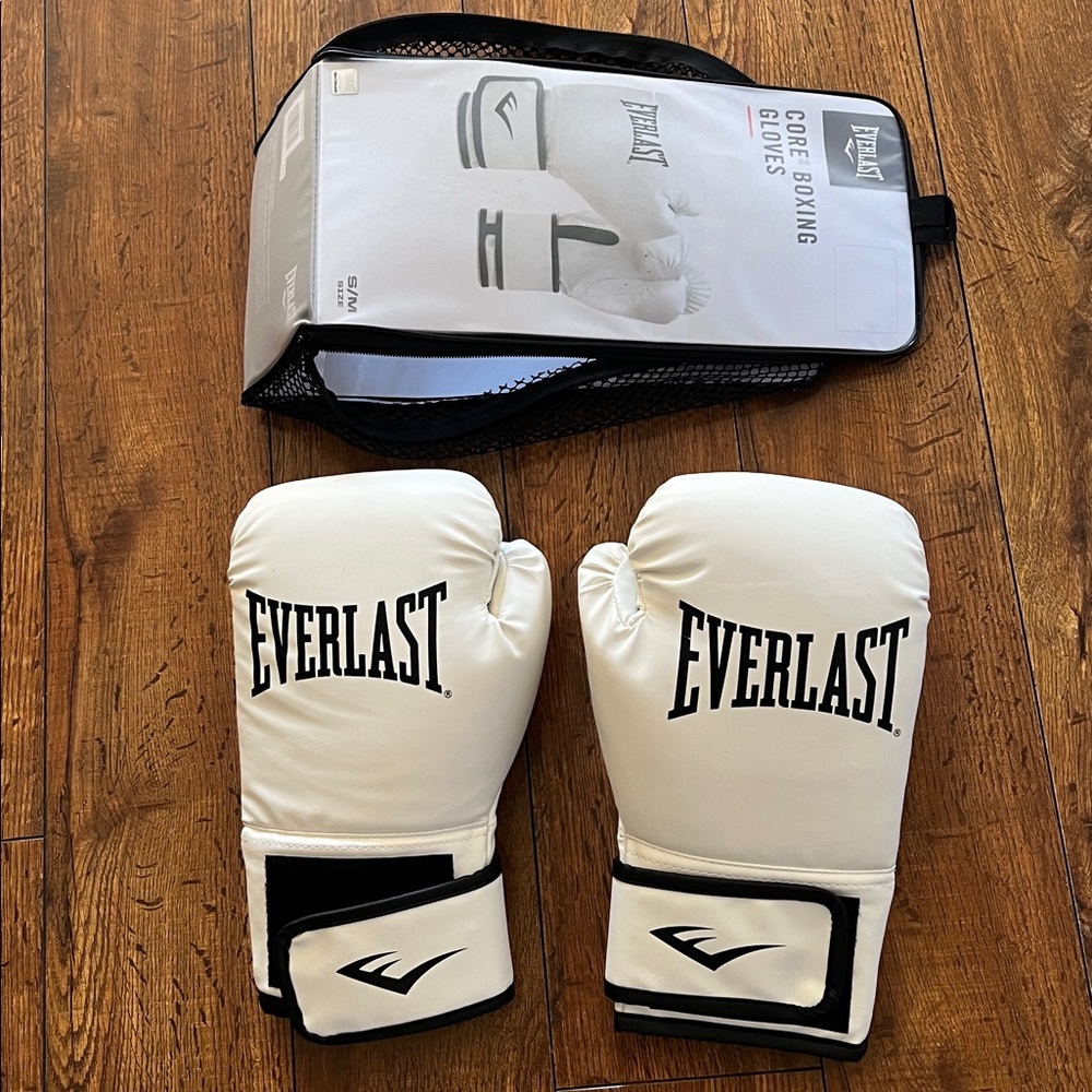 Everlast Core White Boxing Gloves